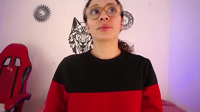 Snapshot of Katy_Van chatting on November 4, 2025, 8:45 pm Katy Van online show from November 4, 2025, 8:45 pm