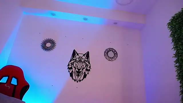 Snapshot of Katy_Van chatting on November 18, 2025, 8:56 pm Katy Van online show from November 18, 2025, 8:56 pm