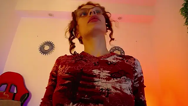 Snapshot of Katy_Van chatting on November 21, 2025, 9:03 pm Katy Van online show from November 21, 2025, 9:03 pm