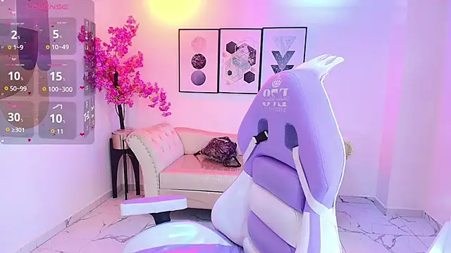 Isa reel online show from November 10, 2025, 7:41 pm