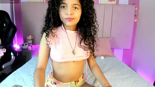 Snapshot of Winnifer_Gonzal chatting on March 18, 2025, 4:07 am Winnifer Gonzal online show from March 18, 2025, 4:07 am