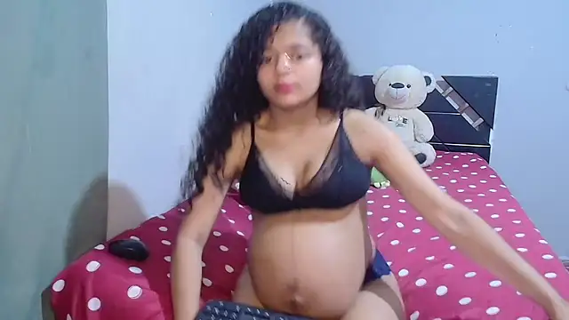 Snapshot of Winnifer_Gonzal chatting on October 15, 2025, 3:05 am Winnifer Gonzal online show from October 15, 2025, 3:05 am
