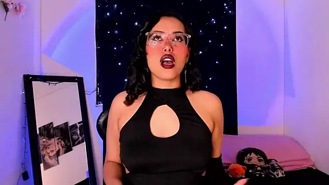 willow poisson online show from March 18, 2025, 5:23 pm