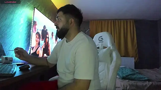 Eduu2322 online show from January 9, 2026, 11:11 pm