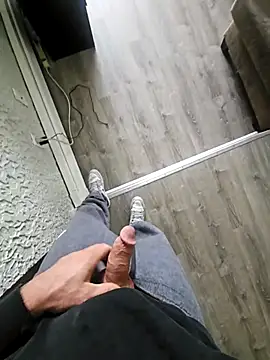 Snapshot of Cemg chatting on November 9, 2025, 3:38 pm Cemg online show from November 9, 2025, 3:38 pm