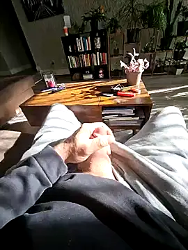 Snapshot of Cemg chatting on November 14, 2025, 6:33 pm Cemg online show from November 14, 2025, 6:33 pm