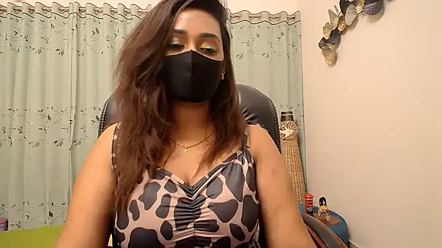 Snapshot of OH-Monica chatting on November 25, 2025, 8:53 pm OH-Monica online show from November 25, 2025, 8:53 pm