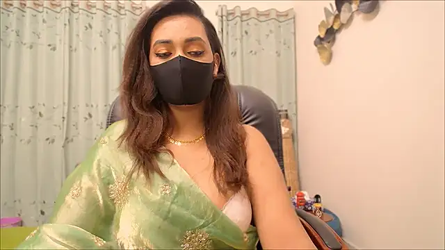 Snapshot of OH-Monica chatting on November 29, 2025, 8:31 pm OH-Monica online show from November 29, 2025, 8:31 pm