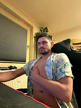 Snapshot of Shaiiboy chatting on November 3, 2025, 1:33 am Shaiiboy online show from November 3, 2025, 1:33 am