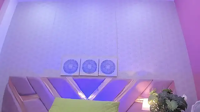 thecrazyadamss  online show from February 25, 2025, 11:59 pm