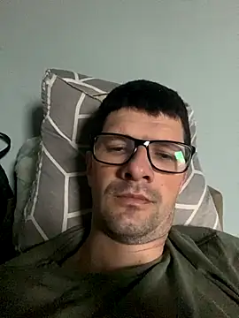 Snapshot of Juliano2289 chatting on October 3, 2025, 8:43 pm Juliano2289 online show from October 3, 2025, 8:43 pm