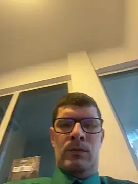 Juliano2289 online show from April 16, 2026, 6:08 pm