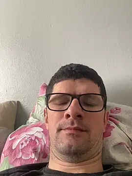 Snapshot of Juliano2289 chatting on June 24, 2026, 2:04 pm Juliano2289 online show from June 24, 2026, 2:04 pm
