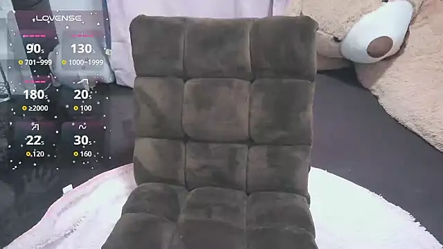 yuinyan3150 online show from April 24, 2026, 1:18 am