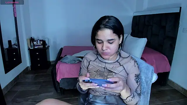 Snapshot of SweetMegan_1 chatting on March 23, 2025, 7:09 am SweetMegan 1 online show from March 23, 2025, 7:09 am