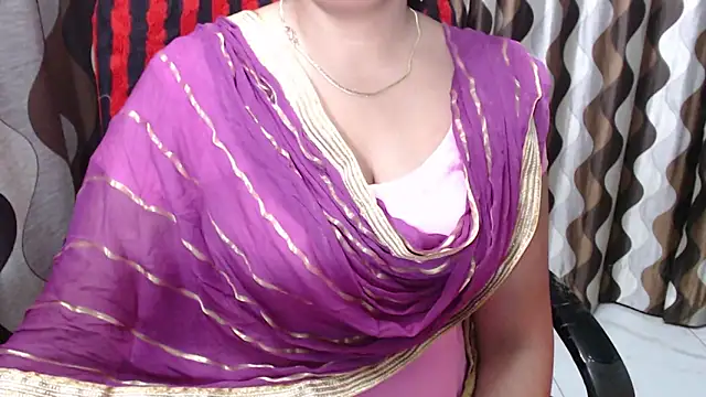 Snapshot of Kaur_Jannat chatting on February 3, 2025, 6:49 pm Kaur Jannat online show from February 3, 2025, 6:49 pm