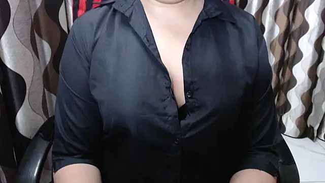 Snapshot of Kaur_Jannat chatting on February 5, 2025, 6:26 pm Kaur Jannat online show from February 5, 2025, 6:26 pm