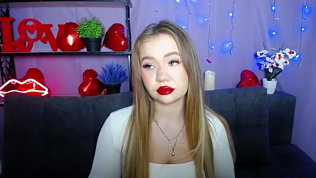 StacyYellig online show from March 7, 2025, 8:33 pm