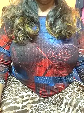 Snapshot of CUTE_SOPHIA- chatting on February 11, 2025, 4:11 am CUTE SOPHIA- online show from February 11, 2025, 4:11 am