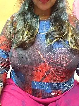 Snapshot of CUTE_SOPHIA- chatting on February 9, 2025, 4:46 am CUTE SOPHIA- online show from February 9, 2025, 4:46 am