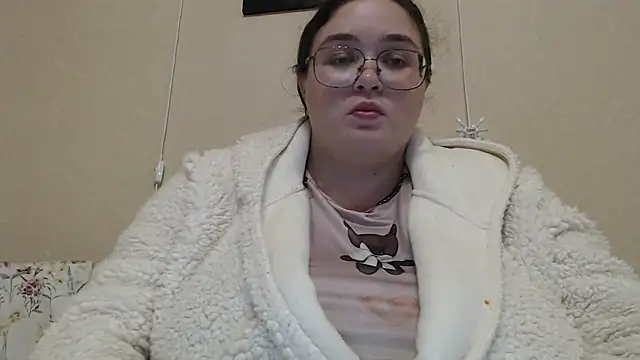  mika in passion online show from September 28, 2025, 7:32 pm