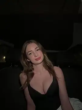 Snapshot of EvieEvans chatting on November 4, 2025, 5:17 pm EvieEvans online show from November 4, 2025, 5:17 pm