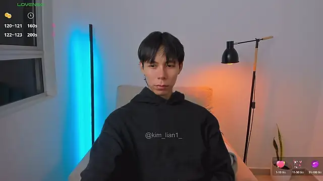 kim lian21 online show from March 19, 2026, 6:35 am