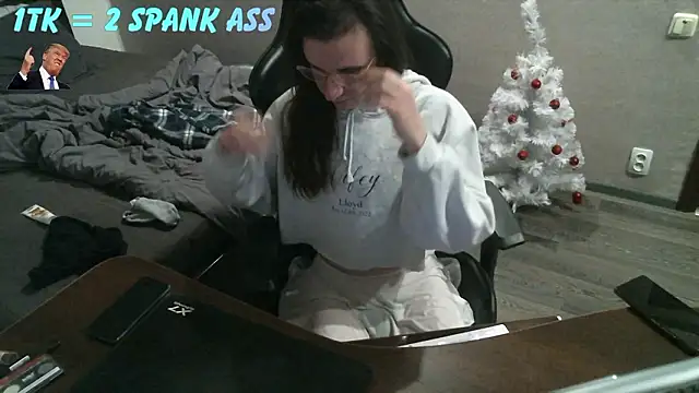 Snapshot of izilizi_23 chatting on February 3, 2026, 6:13 pm izilizi 23 online show from February 3, 2026, 6:13 pm