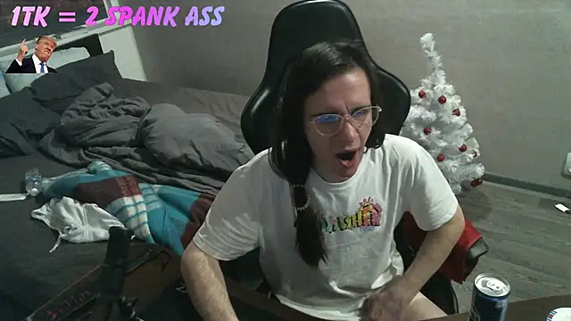 Snapshot of izilizi_23 chatting on February 5, 2026, 3:19 pm izilizi 23 online show from February 5, 2026, 3:19 pm