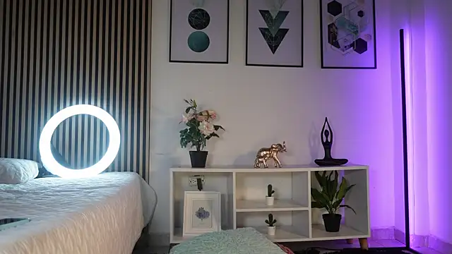 Snapshot of LillyDolls23 chatting on July 6, 2026, 1:18 pm LillyDolls23 online show from July 6, 2026, 1:18 pm