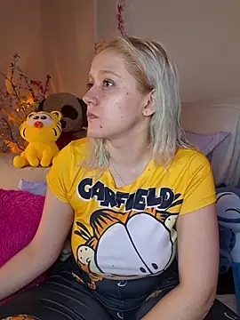 NaomiShimizu online show from November 24, 2025, 9:37 pm