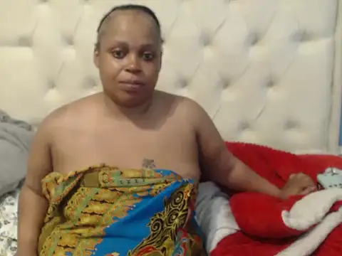 Snapshot of THESHORTQUEEN chatting on November 17, 2025, 7:51 pm THESHORTQUEEN online show from November 17, 2025, 7:51 pm