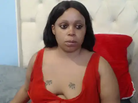 Snapshot of THESHORTQUEEN chatting on November 24, 2025, 5:40 am THESHORTQUEEN online show from November 24, 2025, 5:40 am