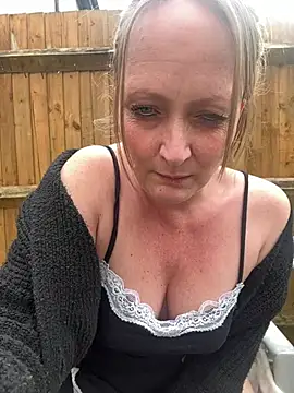 HoneyBluex online show from March 23, 2026, 9:31 am