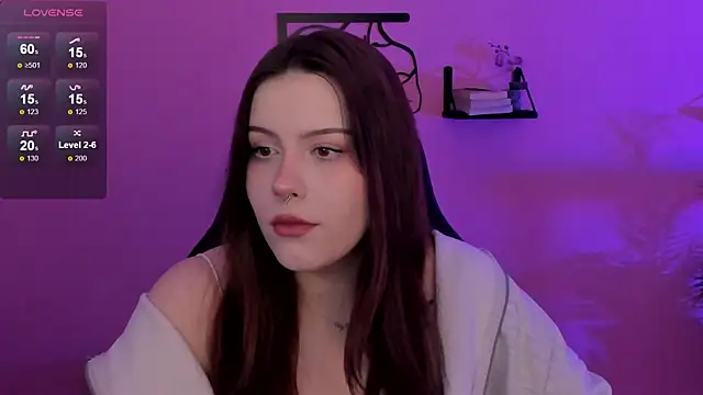 Snapshot of CoralineKeyns chatting on February 24, 2025, 5:22 am CoralineKeyns online show from February 24, 2025, 5:22 am