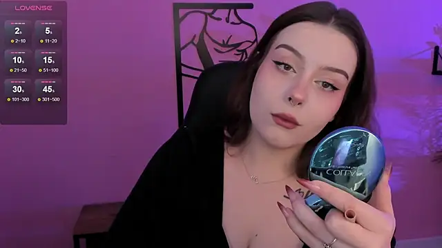 Snapshot of CoralineKeyns chatting on February 18, 2025, 5:20 am CoralineKeyns online show from February 18, 2025, 5:20 am