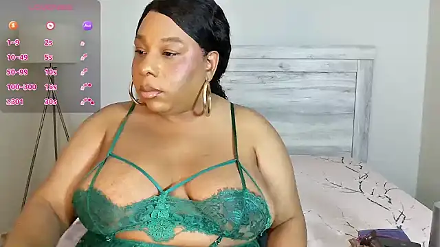 Snapshot of Carmen_Cream chatting on June 23, 2026, 6:28 pm Carmen Cream online show from June 23, 2026, 6:28 pm