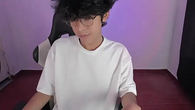 Snapshot of Alan26_ chatting on January 23, 2025, 11:47 pm Alan26 online show from January 23, 2025, 11:47 pm