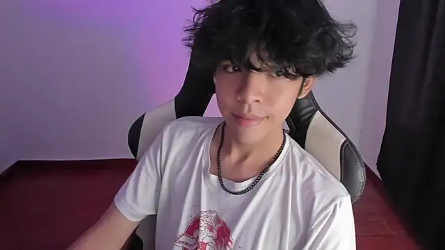 Snapshot of Alan26_ chatting on January 18, 2025, 2:03 am Alan26 online show from January 18, 2025, 2:03 am