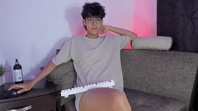 Snapshot of Alan26_ chatting on March 15, 2025, 9:16 pm Alan26 online show from March 15, 2025, 9:16 pm