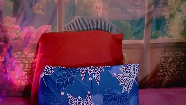 RoyalIndianCreamPuff online show from October 8, 2025, 7:47 pm