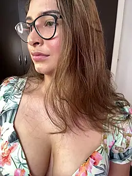 adara lennox online show from April 15, 2026, 6:45 pm