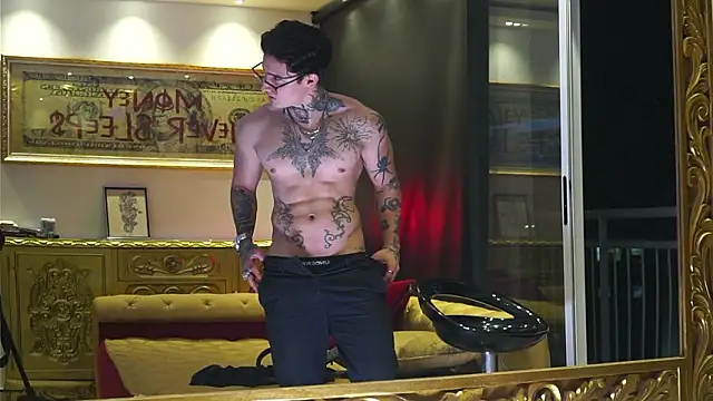 dantecoppolaa  online show from February 11, 2026, 2:55 am