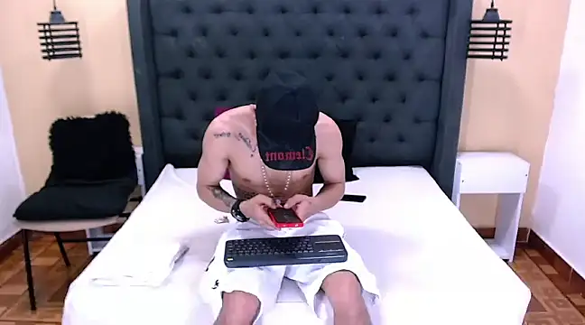 mailo bronw online show from March 11, 2025, 8:31 pm