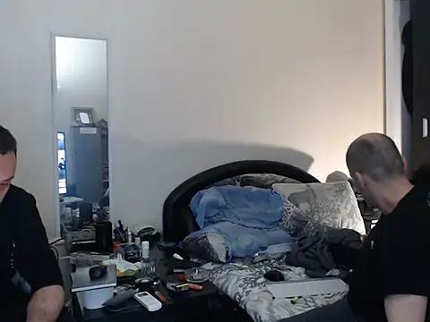 Terizizz online show from April 15, 2026, 7:58 pm