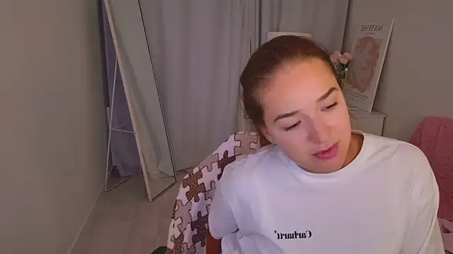 LovelyJessie online show from April 9, 2026, 2:56 pm