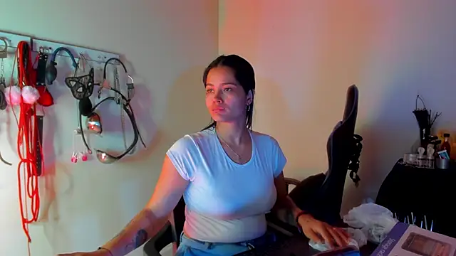 scarlet-kennedy98 online show from April 10, 2026, 8:05 pm