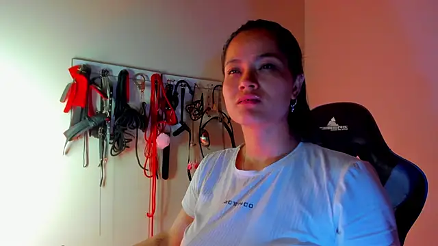 scarlet-kennedy98 online show from April 14, 2026, 8:58 pm