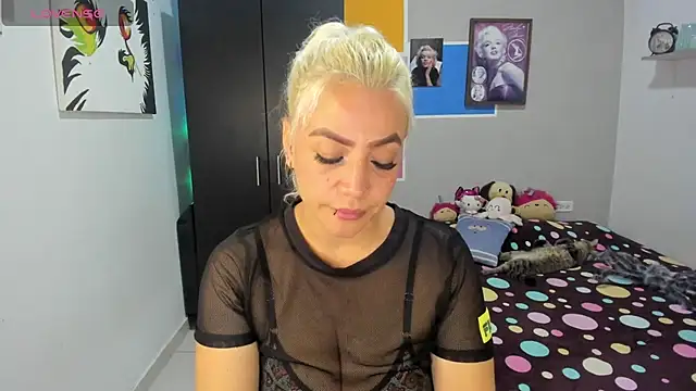 Snapshot of LuCKy_JoK chatting on October 22, 2025, 12:59 pm LuCKy JoK online show from October 22, 2025, 12:59 pm