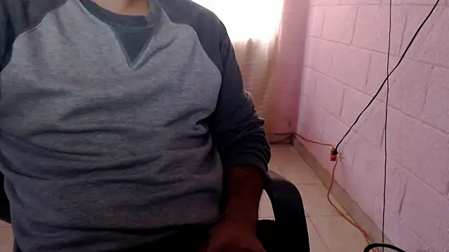 Snapshot of Mich_XxX chatting on December 6, 2024, 6:22 pm Mich XxX online show from December 6, 2024, 6:22 pm